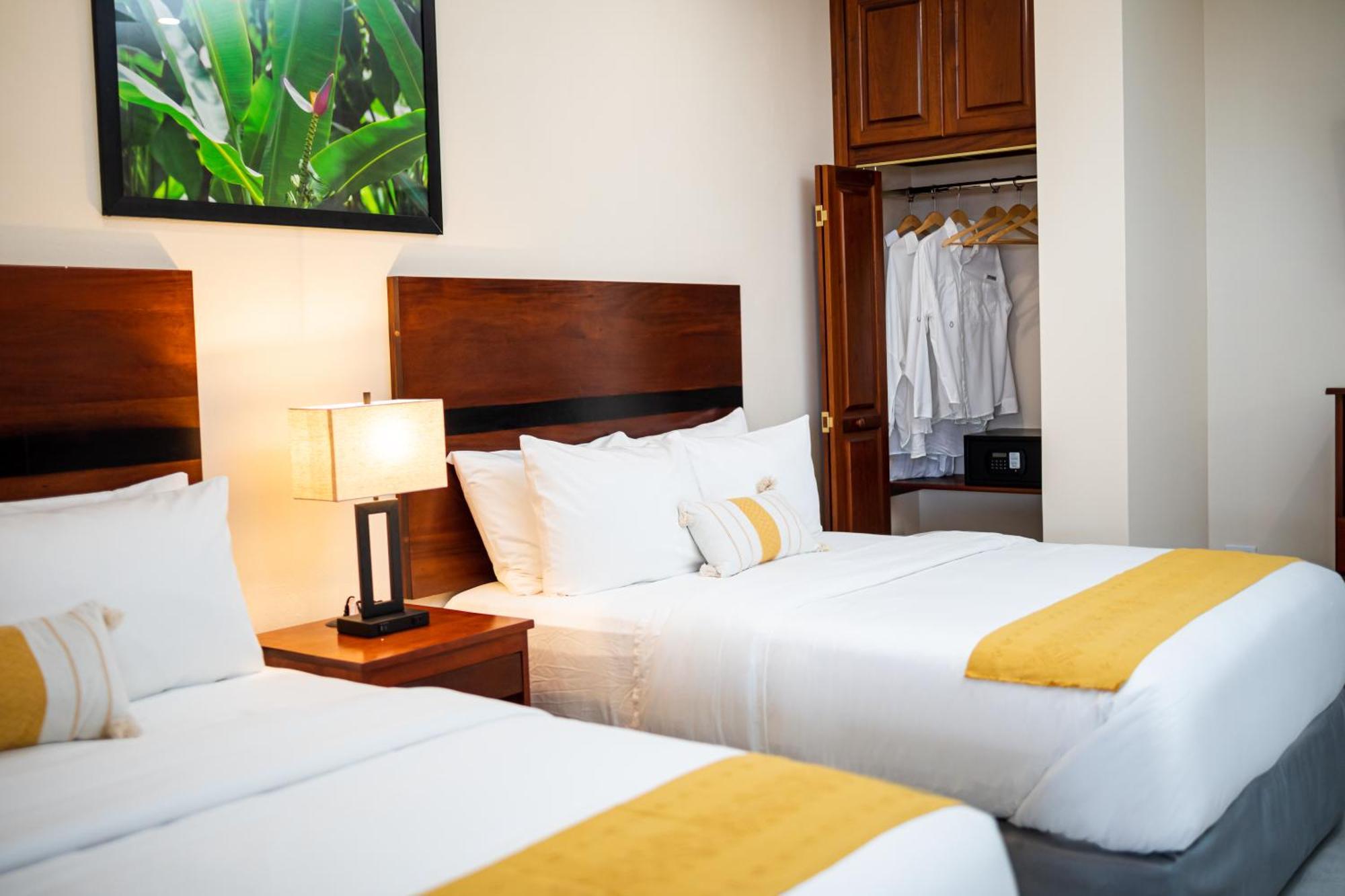 The West House Boutique Hotel San Ignacio Buitenkant foto